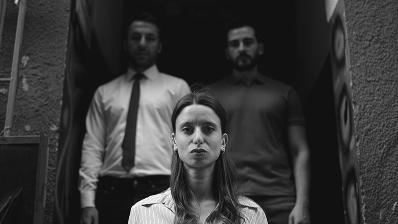 Ölüm ve Bakire: Geçmiş Gerçekten Geçiyor mu?